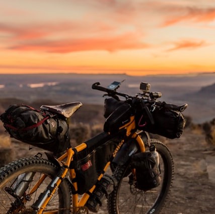 WAY TO WIN | Bikepacking Quick Fix | Leistungsdiagnostik, Leistungsoptimierung & Bikefitting in München Bikepacking ist eine Radtour mit leichtem Gepäck