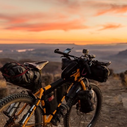 Bikepacking ist eine Radtour mit leichtem Gepäck